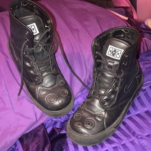 T.U.K. Cat High top size 9
